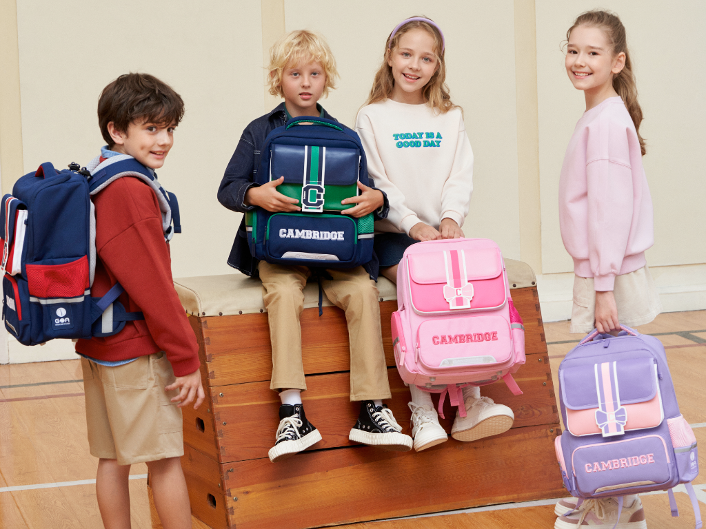 holakids x 剑桥树书包拍摄