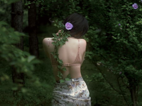 「秋天一定在努力忘记着什么」