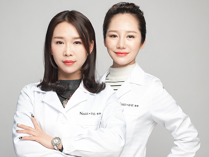 nails美容师形象照