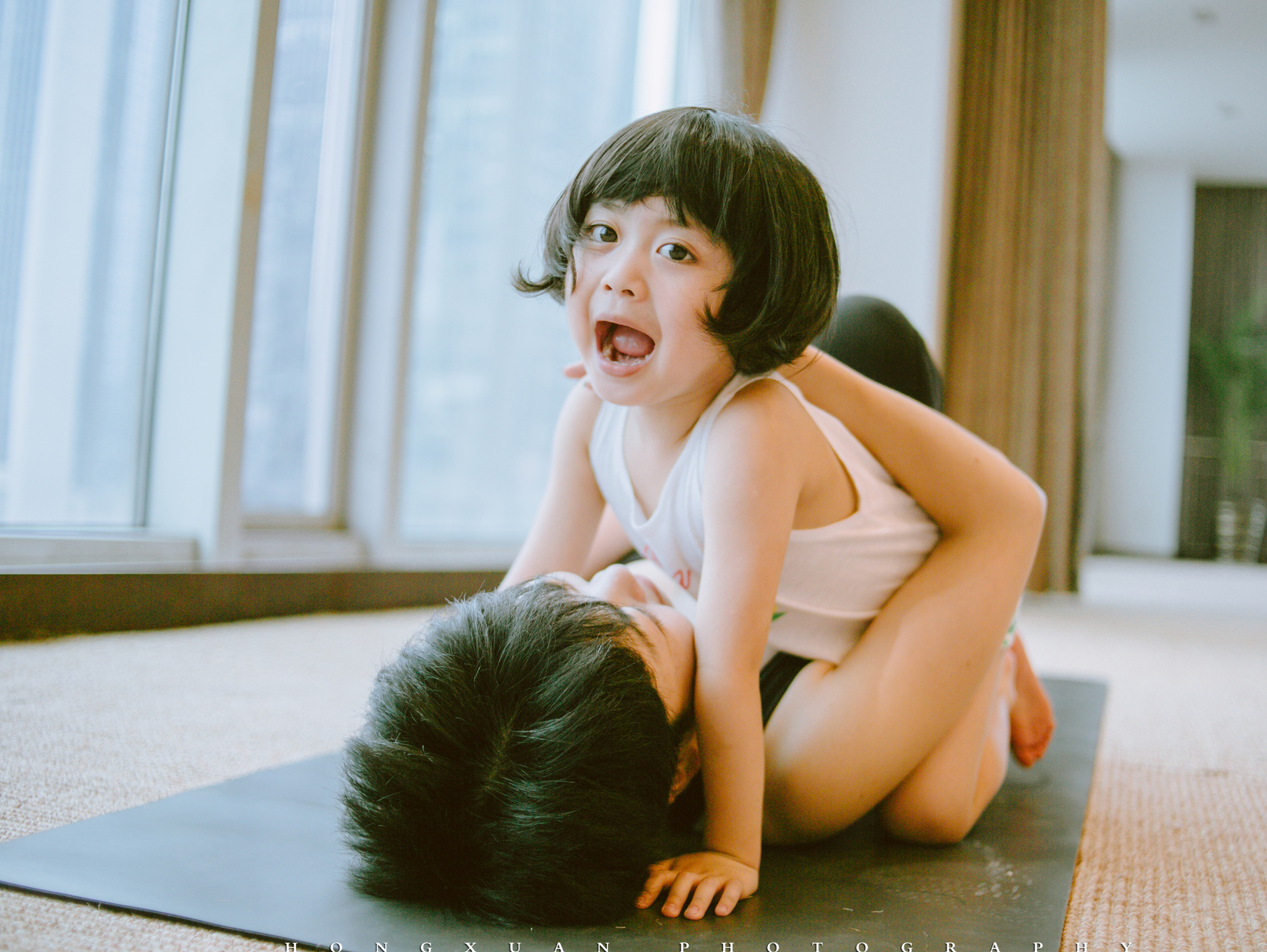  家有小女甜如蜜 